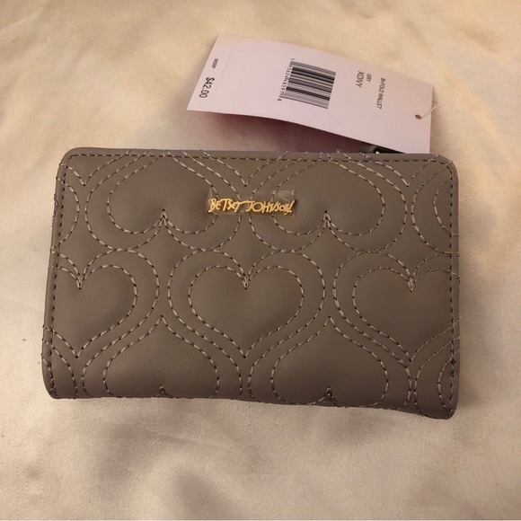Betsey Johnson Gray Faux Leather Bifold Wallet Quilted Stitched Heart NWT - Picture 2 of 14